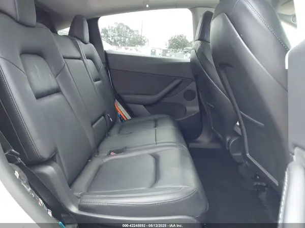 7SAYGAEE1NF402341 2022 TESLA MODEL Y - Image 8