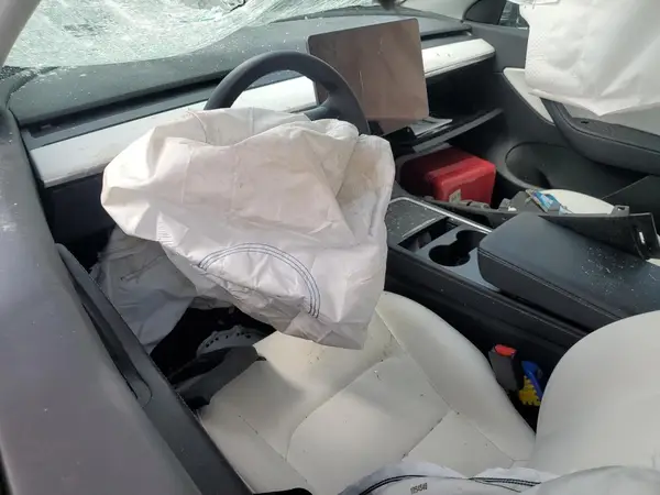 7SAYGAEE1NF415770 2022 TESLA MODEL Y - Image 8