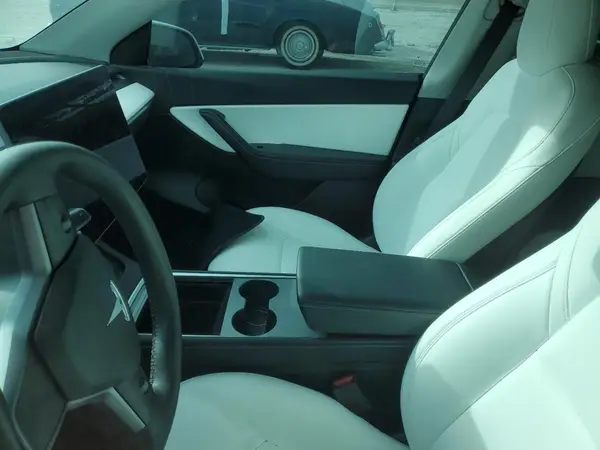 7SAYGAEE1NF420838 2022 TESLA MODEL Y - Image 8