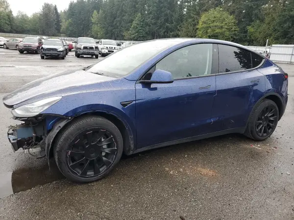 7SAYGAEE1NF429863 2022 TESLA MODEL Y - Image 1