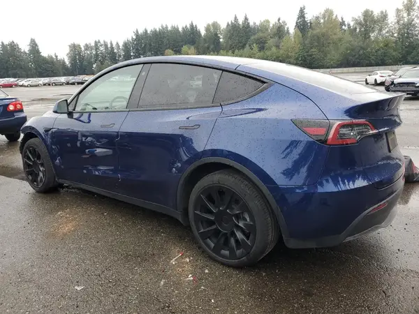 7SAYGAEE1NF429863 2022 TESLA MODEL Y - Image 2