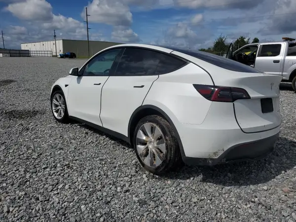 7SAYGAEE1NF466654 2022 TESLA MODEL Y - Image 2