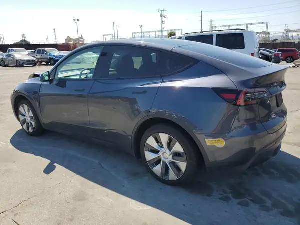 7SAYGAEE1NF486077 2022 TESLA MODEL Y - Image 2