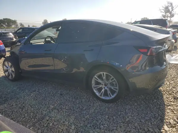 7SAYGAEE1NF488279 2022 TESLA MODEL Y - Image 2
