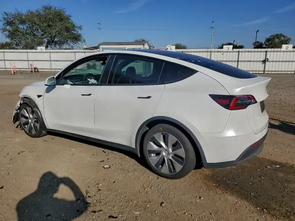 7SAYGAEE1NF489223 2022 TESLA MODEL Y - Image 2