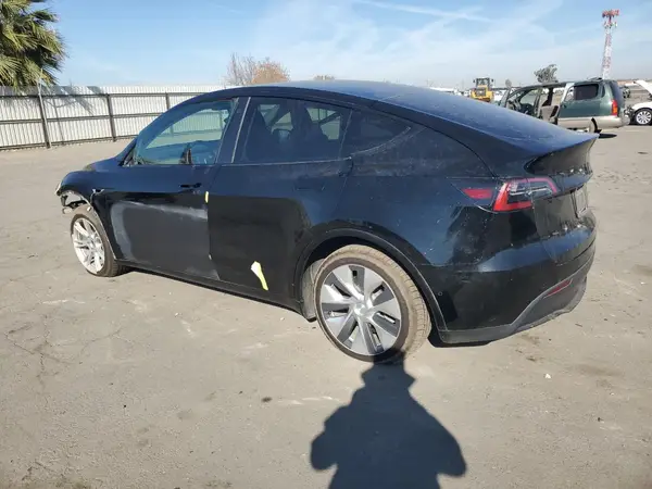 7SAYGAEE1NF514878 2022 TESLA MODEL Y - Image 2