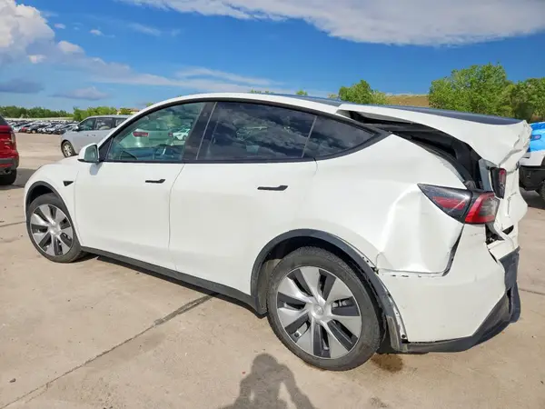 7SAYGAEE1NF515089 2022 TESLA MODEL Y - Image 2