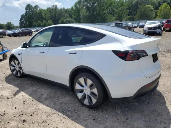 7SAYGAEE1NF520115 2022 TESLA MODEL Y - Image 2