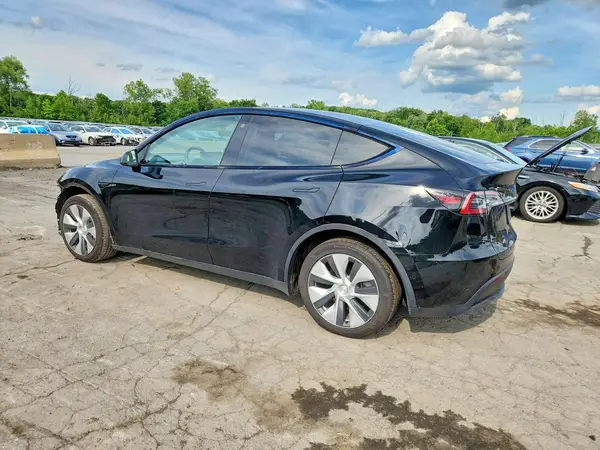 7SAYGAEE1NF536105 2022 TESLA MODEL Y - Image 2
