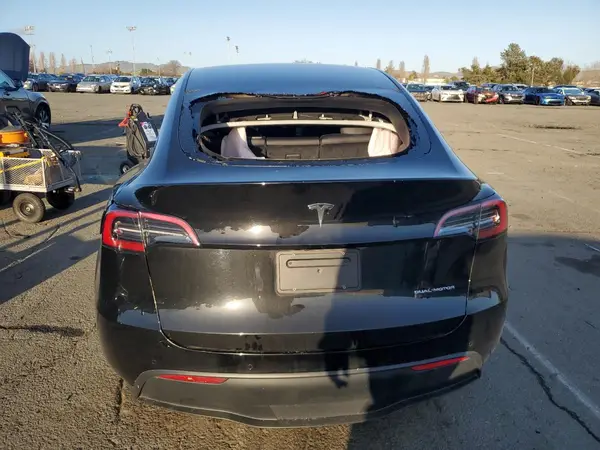 2022 TESLA MODEL Y auction photo 6