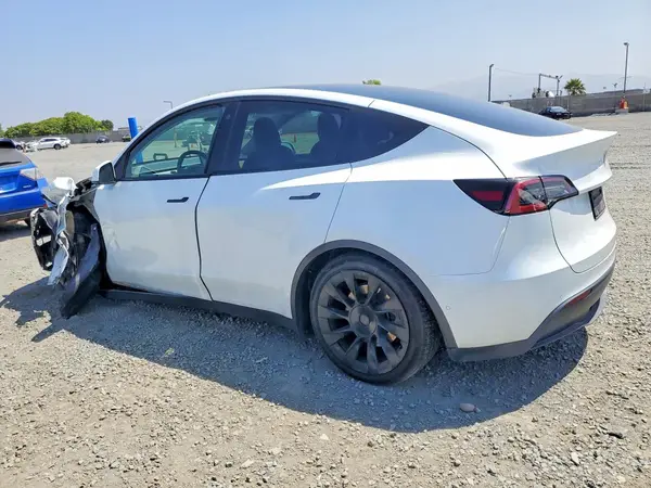 7SAYGAEE1PF583394 2023 TESLA MODEL Y - Image 2
