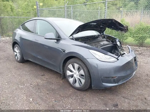 7SAYGAEE1PF584206 2023 TESLA MODEL Y - Image 1