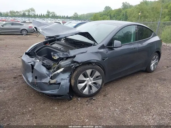 7SAYGAEE1PF584206 2023 TESLA MODEL Y - Image 2