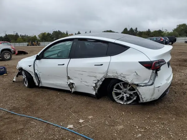 7SAYGAEE1PF593990 2023 TESLA MODEL Y - Image 2