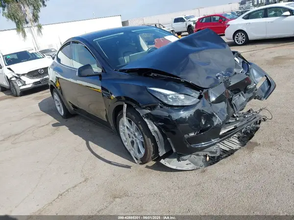 7SAYGAEE1PF594220 2023 TESLA MODEL Y - Image 1