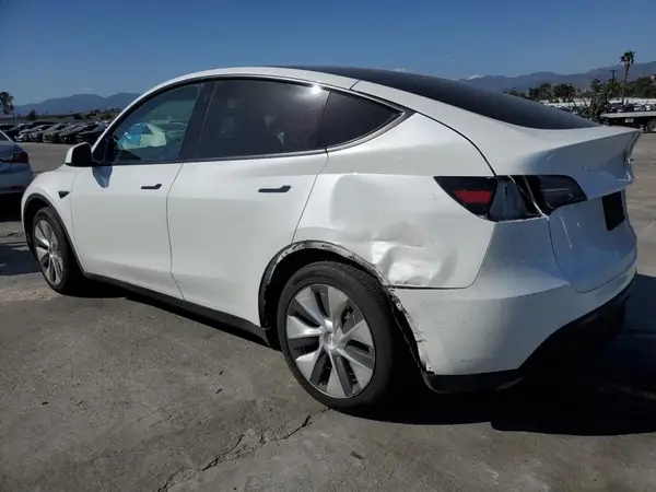 7SAYGAEE1PF602185 2023 TESLA MODEL Y - Image 2