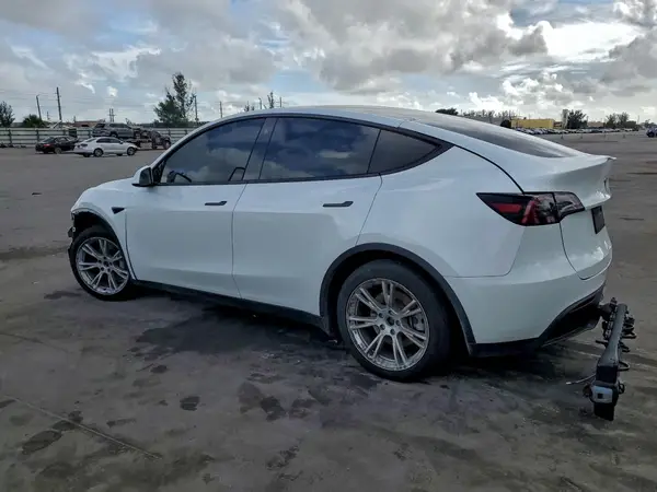 7SAYGAEE1PF610996 2023 TESLA MODEL Y - Image 2
