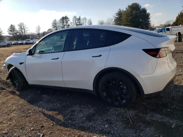 7SAYGAEE1PF616913 2023 TESLA MODEL Y - Image 2