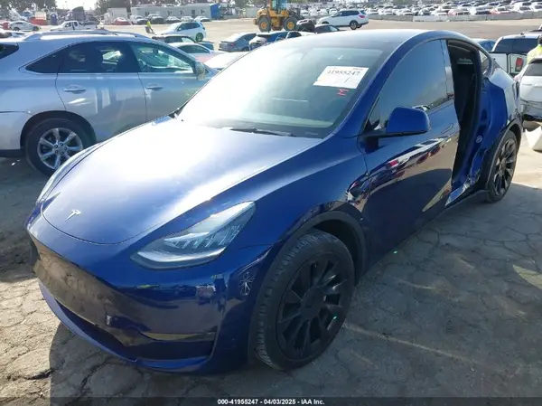 7SAYGAEE1PF617933 2023 TESLA MODEL Y - Image 2
