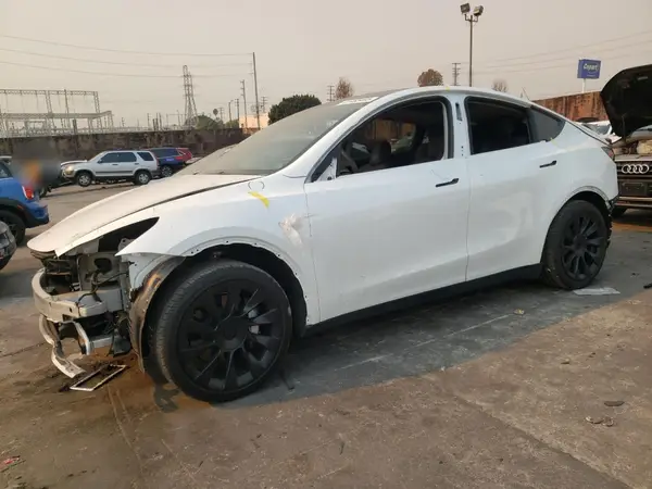 7SAYGAEE1PF620153 2023 TESLA MODEL Y - Image 1