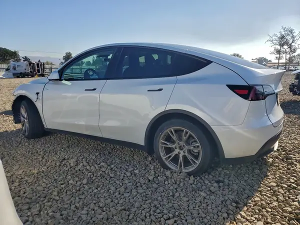 7SAYGAEE1PF620413 2023 TESLA MODEL Y - Image 2