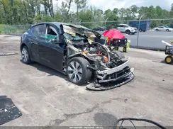 7SAYGAEE1PF632979 2023 TESLA MODEL Y