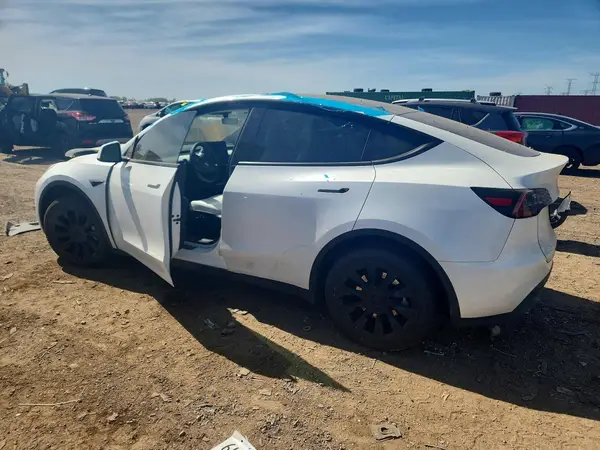 7SAYGAEE1PF643559 2023 TESLA MODEL Y - Image 2