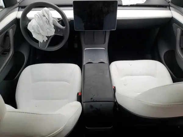 7SAYGAEE1PF660166 2023 TESLA MODEL Y - Image 8