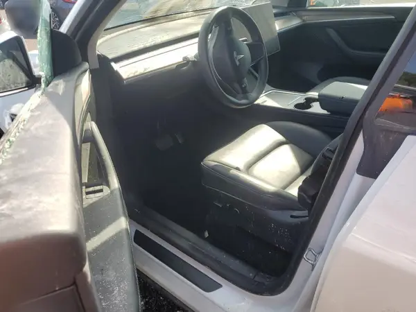 7SAYGAEE1PF665979 2023 TESLA MODEL Y - Image 8