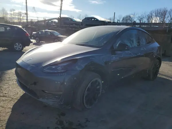 7SAYGAEE1PF672995 2023 TESLA MODEL Y - Image 1