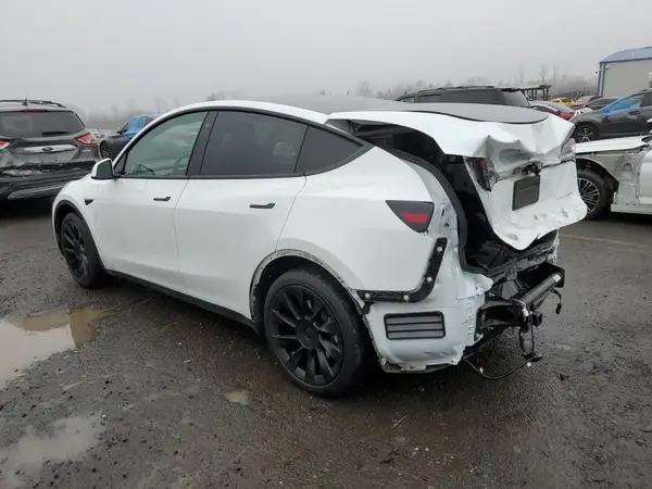 7SAYGAEE1PF673984 2023 TESLA MODEL Y - Image 2