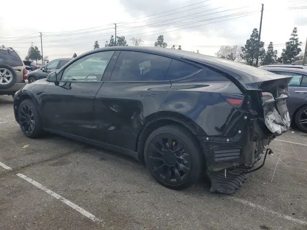 7SAYGAEE1PF698125 2023 TESLA MODEL Y - Image 2