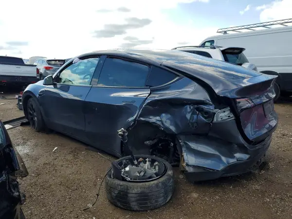 7SAYGAEE1PF713433 2023 TESLA MODEL Y - Image 2