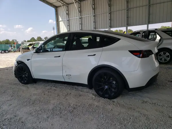 7SAYGAEE1PF715604 2023 TESLA MODEL Y - Image 2