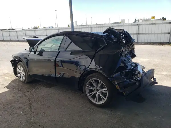 7SAYGAEE1PF744309 2023 TESLA MODEL Y - Image 2