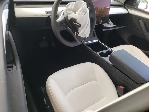 7SAYGAEE1PF744309 2023 TESLA MODEL Y - Image 8