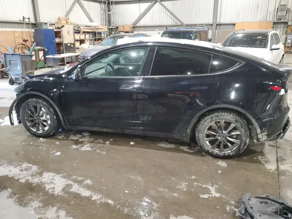 7SAYGAEE1PF759361 2023 TESLA MODEL Y - Image 2
