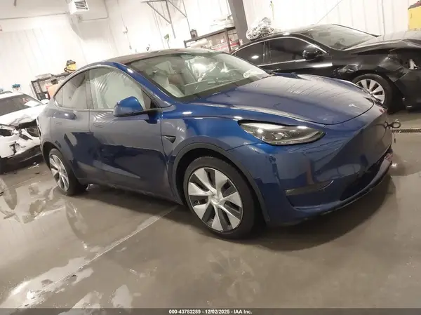 7SAYGAEE1PF789508 2023 TESLA MODEL Y - Image 1