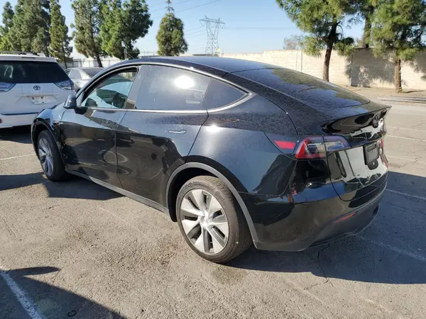 7SAYGAEE1PF795793 2023 TESLA MODEL Y - Image 2