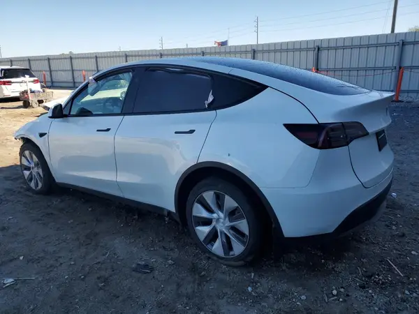 7SAYGAEE1PF810888 2023 TESLA MODEL Y - Image 2