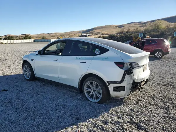 7SAYGAEE1PF813595 2023 TESLA MODEL Y - Image 2