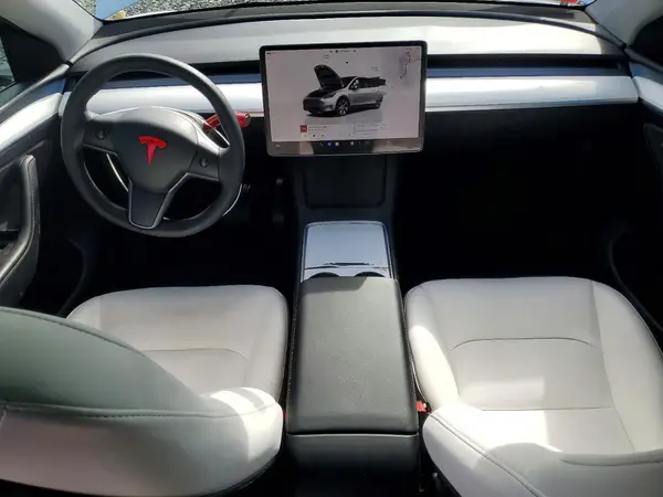 7SAYGAEE1PF828176 2023 TESLA MODEL Y - Image 8