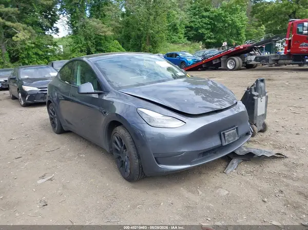 7SAYGAEE1PF835760 2023 TESLA MODEL Y - Image 1