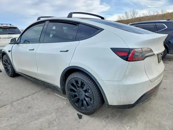 7SAYGAEE1PF849335 2023 TESLA MODEL Y - Image 2
