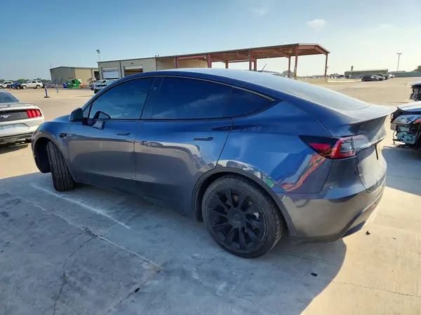 7SAYGAEE1PF853336 2023 TESLA MODEL Y - Image 2