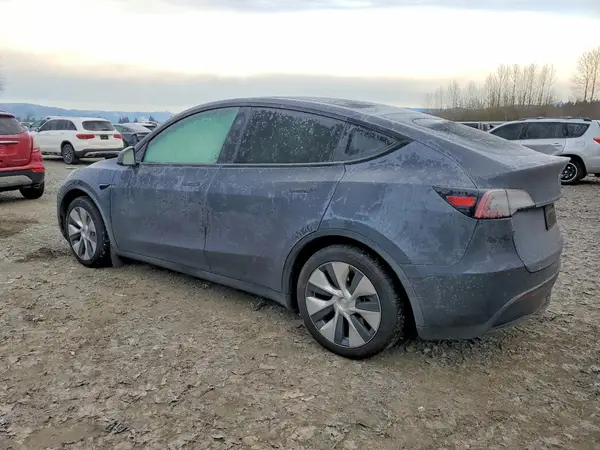 7SAYGAEE1PF885669 2023 TESLA MODEL Y - Image 2
