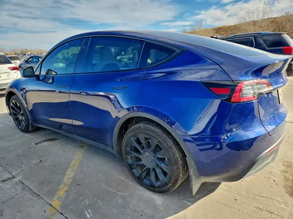 7SAYGAEE1PF905726 2023 TESLA MODEL Y - Image 2