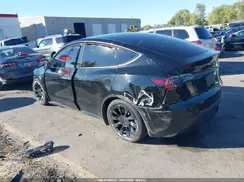 7SAYGAEE1PF911557 2023 TESLA MODEL Y