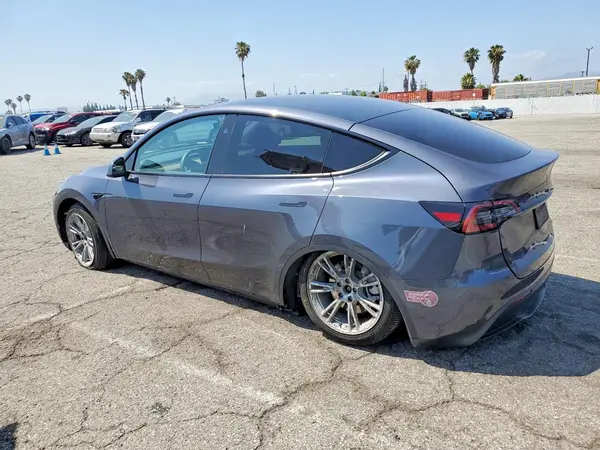 7SAYGAEE1PF925586 2023 TESLA MODEL Y - Image 2