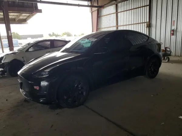 7SAYGAEE1PF926673 2023 TESLA MODEL Y - Image 1